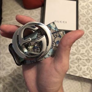 Men’s Gucci floral belt